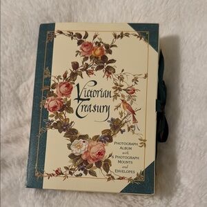 NWOT Victorian Treasury Hardcover Photograph Album with Photograph Mounts